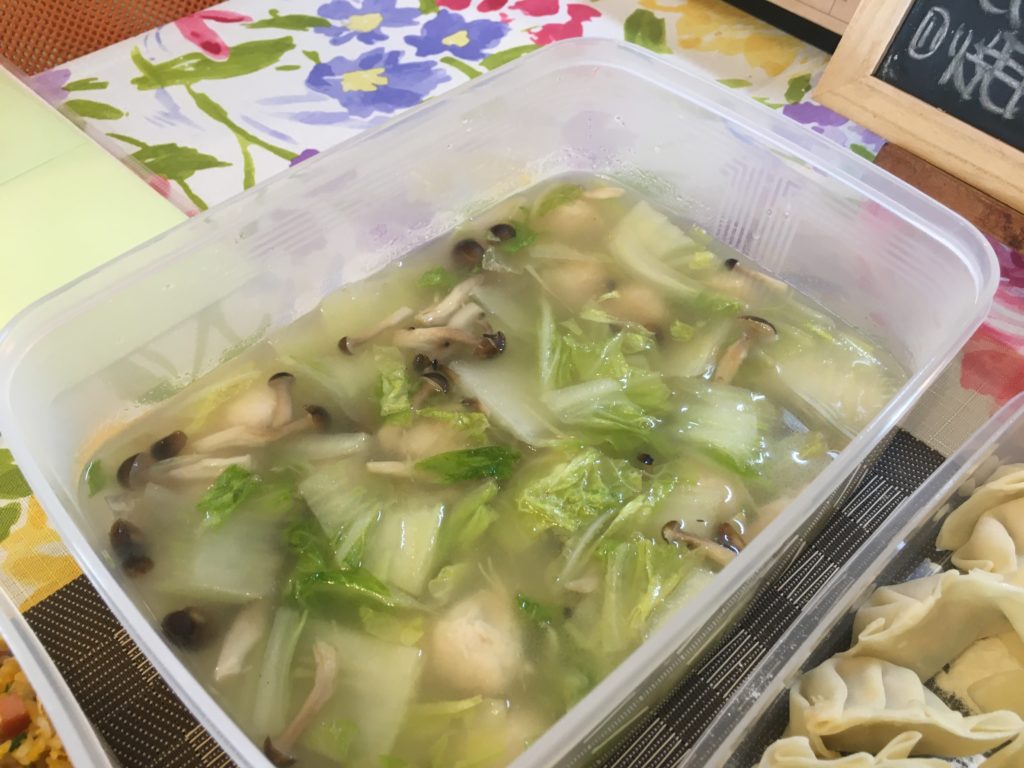 料理教室マンツーマン鶏団子と白菜のスープ