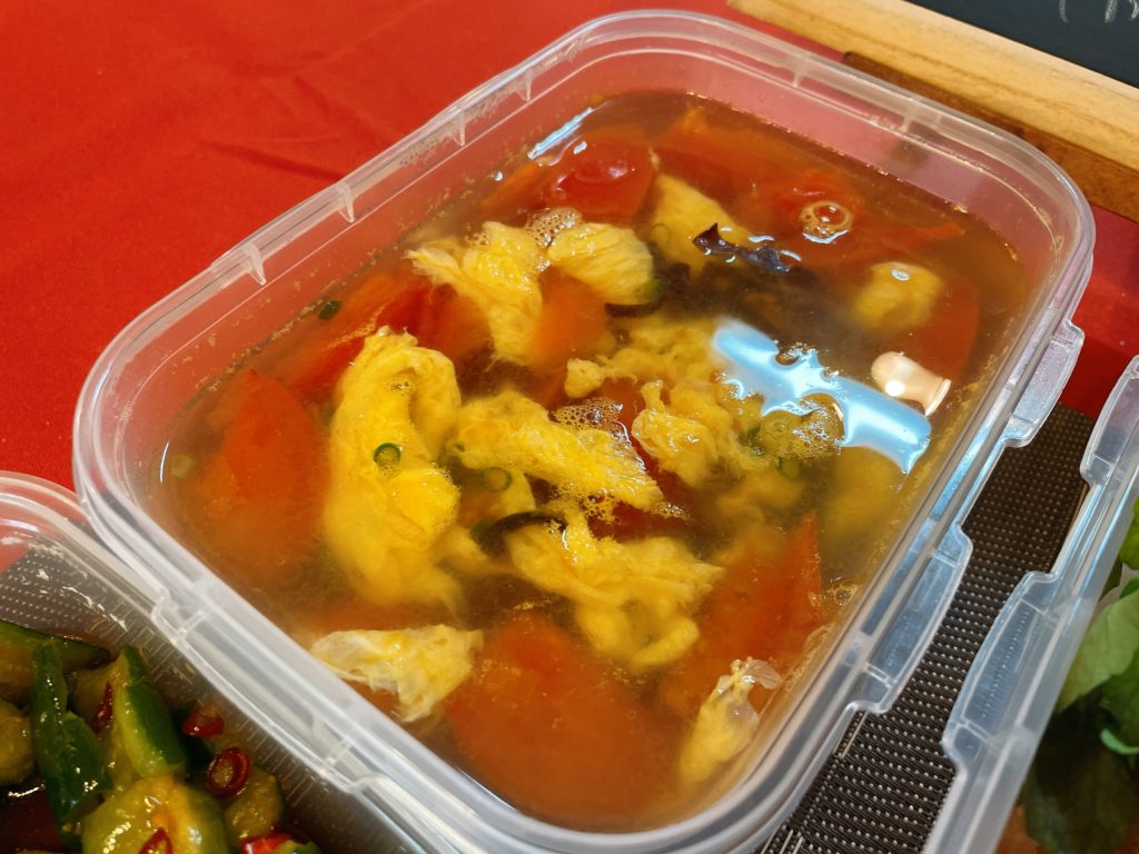 料理教室マンツーマントマトのスープ