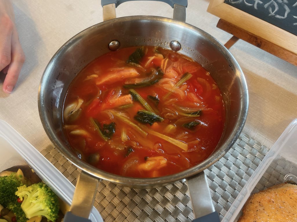料理教室マンツーマン小松菜トマトスープ