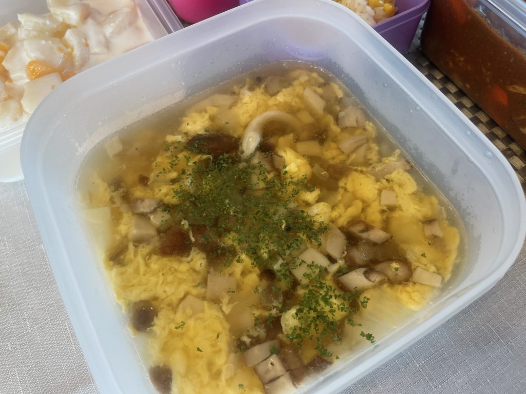 料理教室マンツーマンきのこと卵のコンソメ