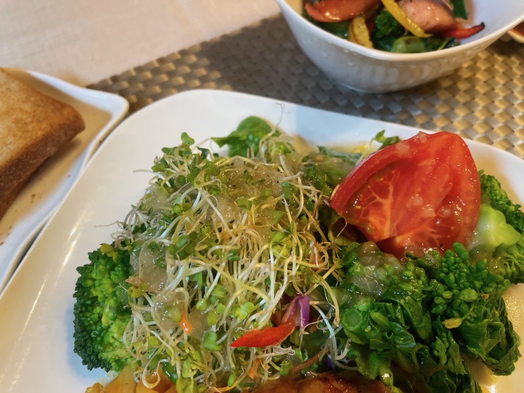 料理教室マンツーマンブロッコリースプラウトサラダ