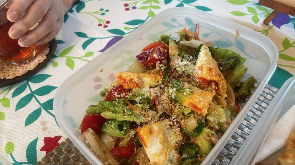 料理教室マンツーマン目玉焼きサラダ