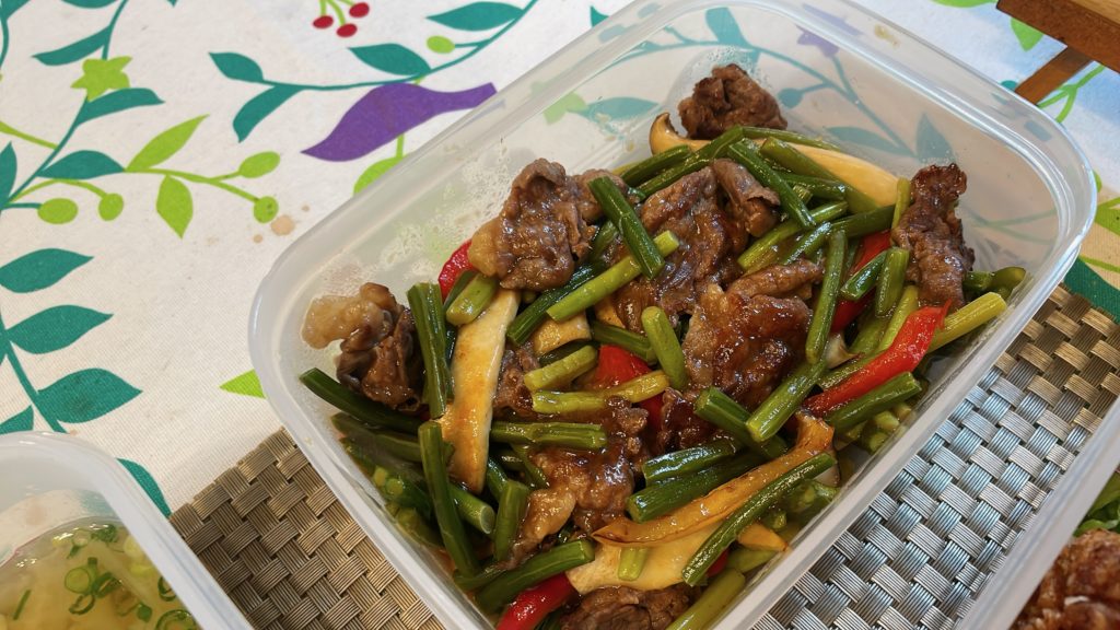 料理教室マンツーマン牛肉とニンニクの芽オイスター炒め