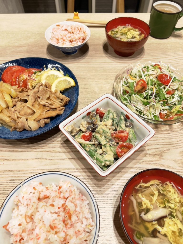 ryourikyouitu豚の生姜焼きセット盛り付け