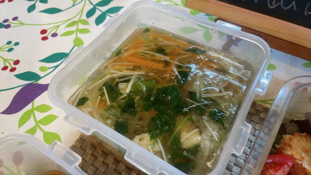 料理教室マンツーマン鶏肉と野菜のお吸い物