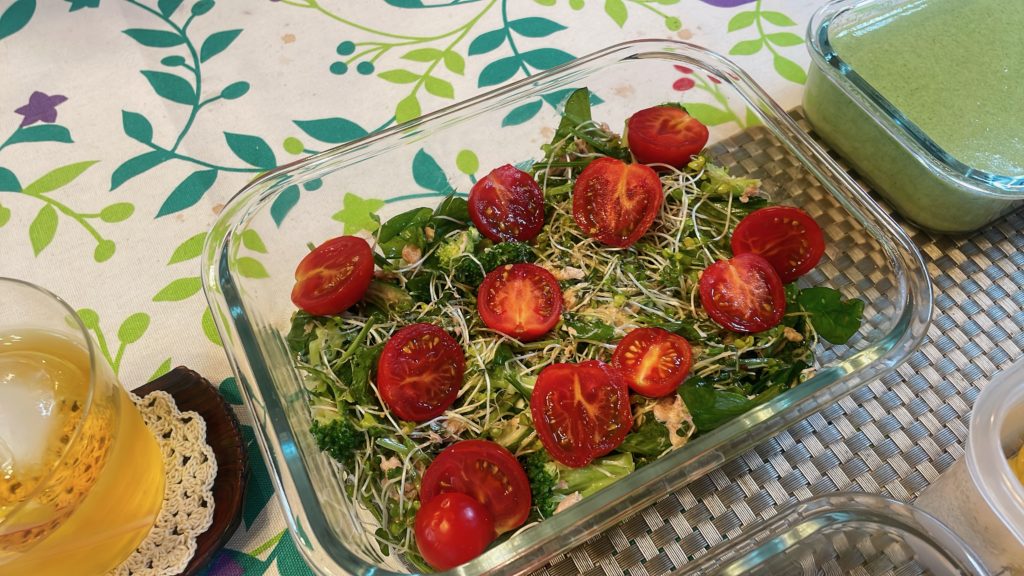 料理教室マンツーマンスプラウトトマトツナサラダ