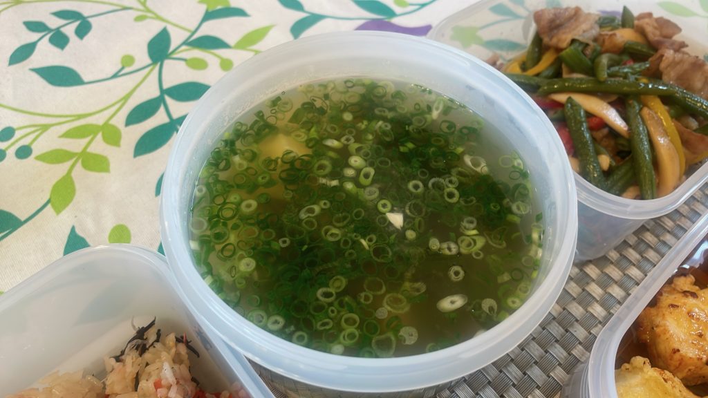料理教室マンツーマン豆腐わかめ味噌汁