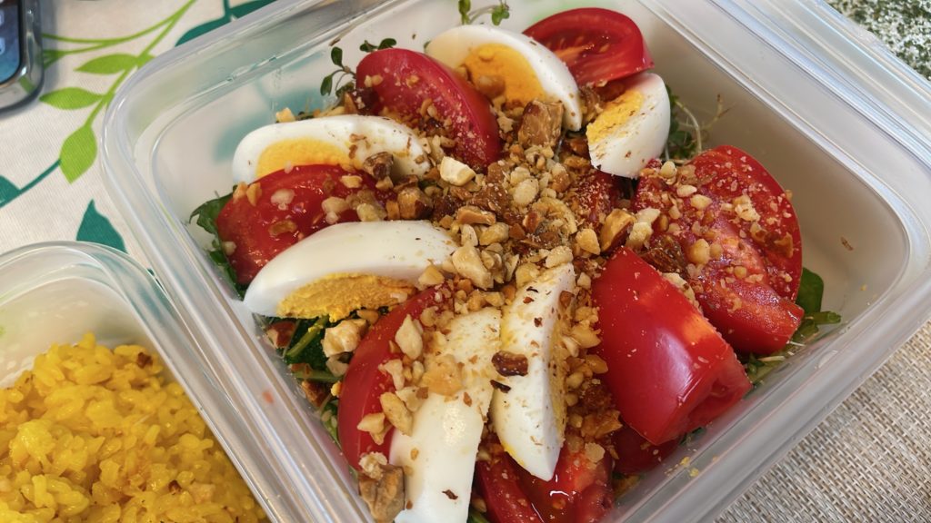 料理教室マンツーマンゆで卵トマトサラダ