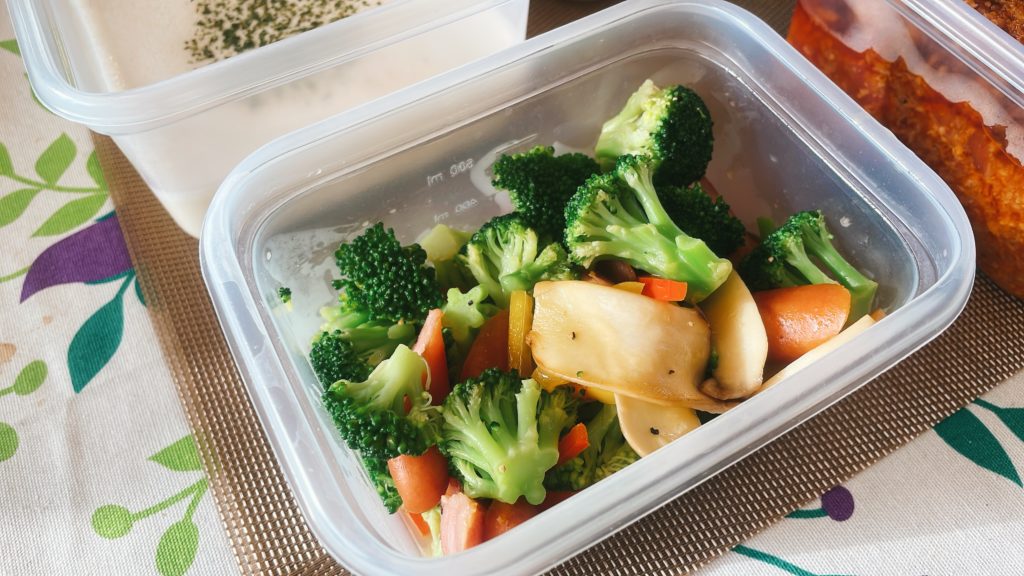 料理教室マンツーマンブロッコリーソーセージソテー