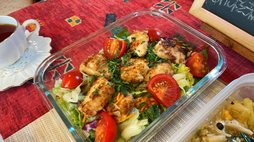 料理教室マンツーマンチキンガーリックサラダ