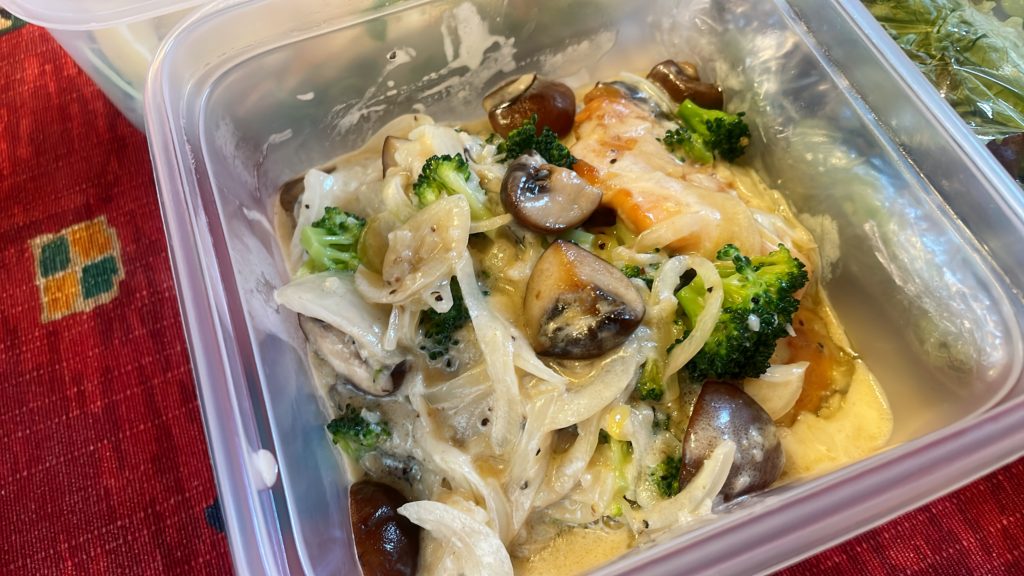 料理教室マンツーマン鮭ガーリッククリーム煮