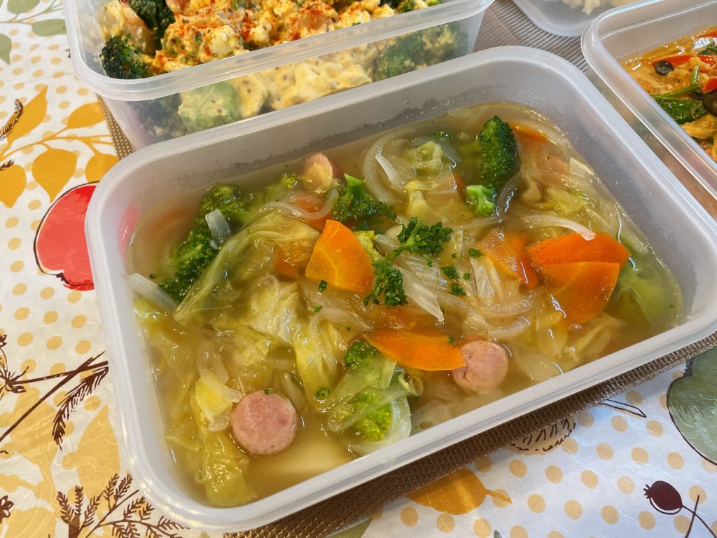 料理教室マンツーマンセロリとソーセージのスープ