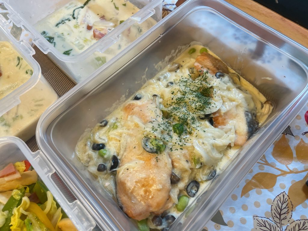 料理教室マンツーマン鮭ガーリッククリーム煮