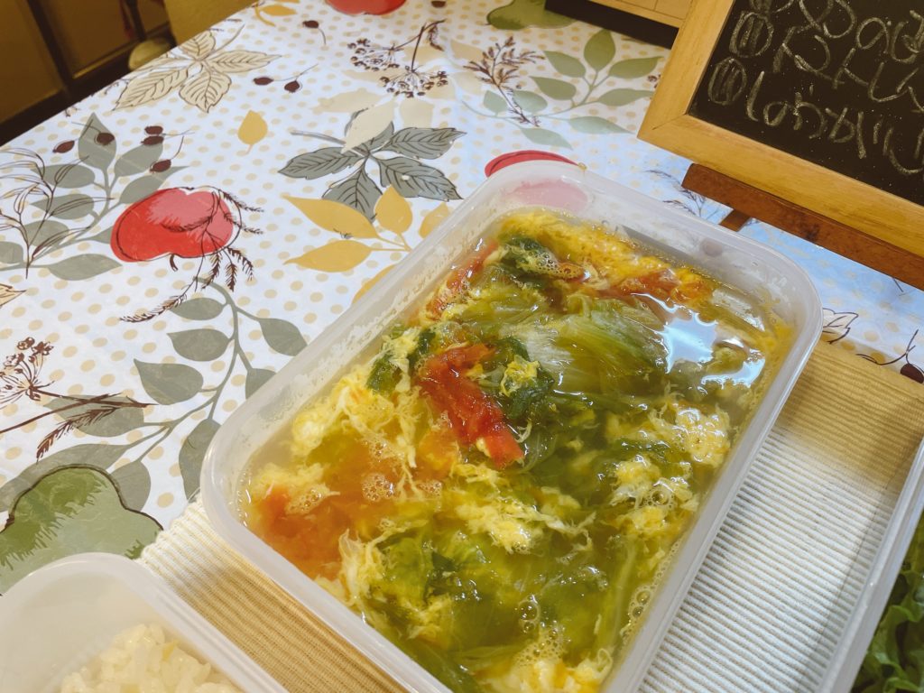 料理教室マンツーマントマトレタス卵スープ