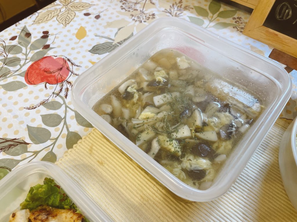 料理教室マンツーマンきのこと卵のスープ