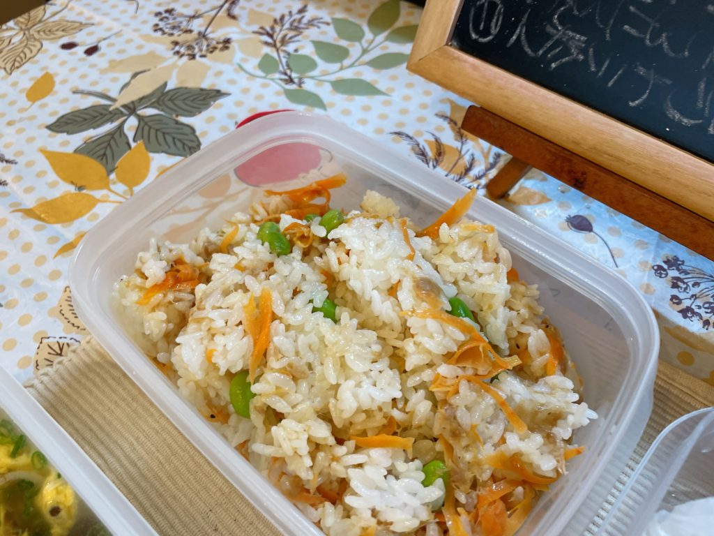 料理教室マンツーマン人参ツナご飯