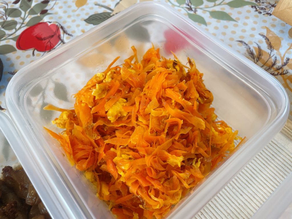 料理教室マンツーマン人参シリシリ