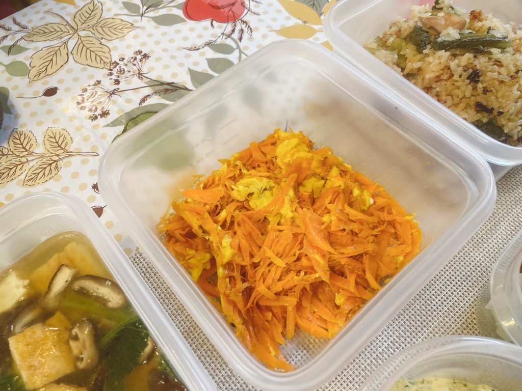 料理教室マンツーマン人参シリシリ