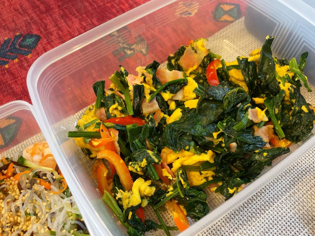 料理教室マンツーマンほうれん草卵炒め