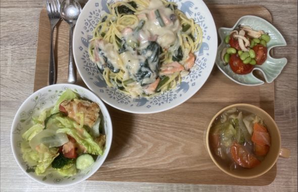 料理教室マンツーマン鮭クリームパスタセット盛り付け