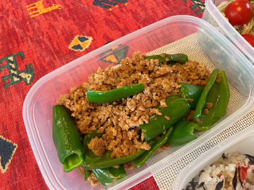 料理教室マンツーマン肉ピーマン