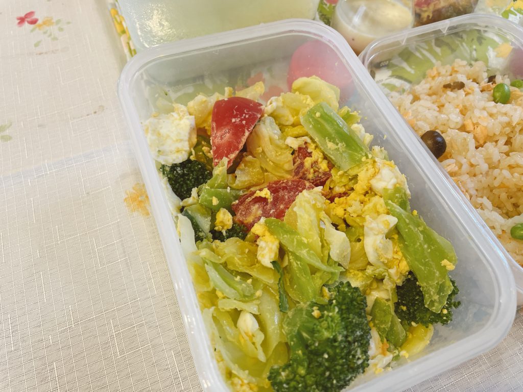 料理教室マンツーマントマト卵サラダ