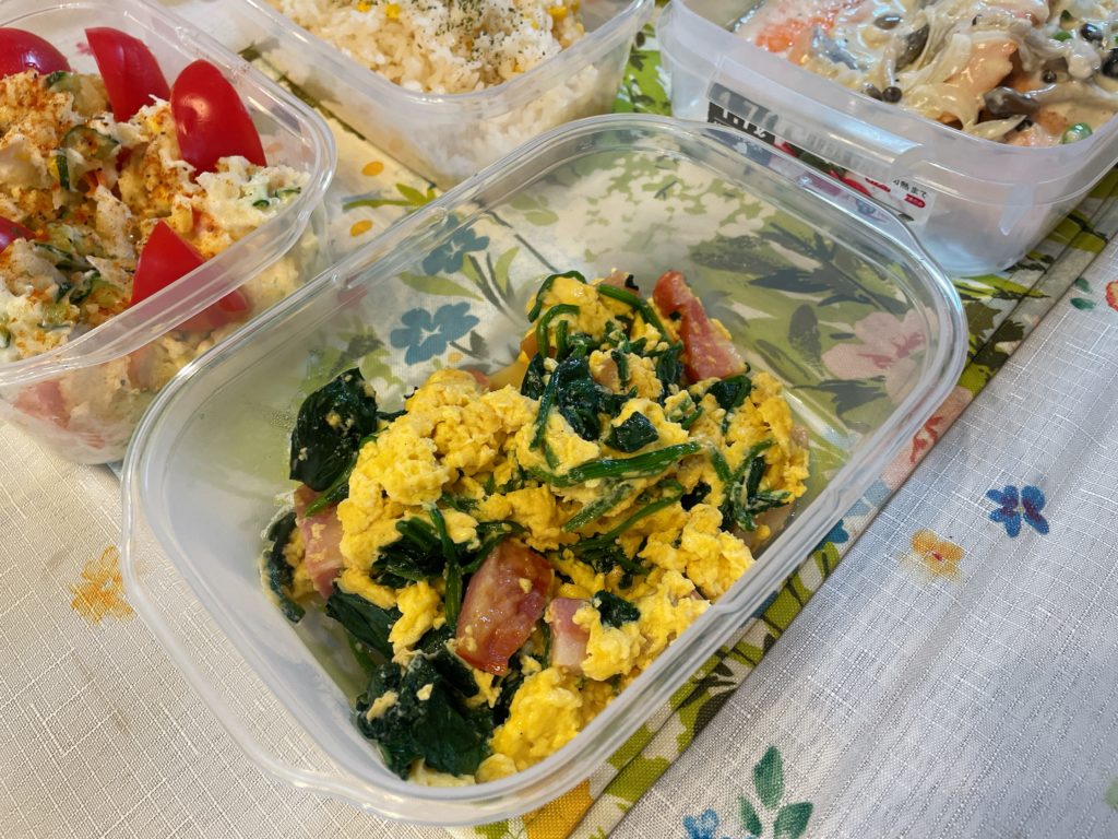 料理教室マンツーマンほうれん草卵炒め
