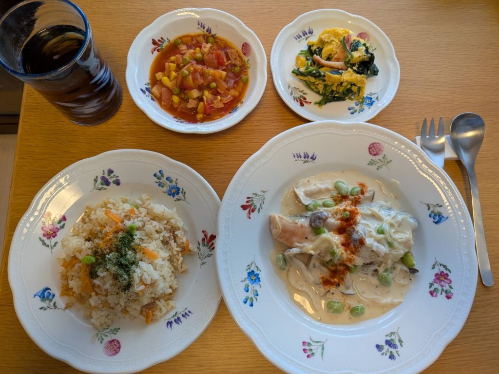 料理教室マンツーマン鮭クリーム煮セット盛り付け