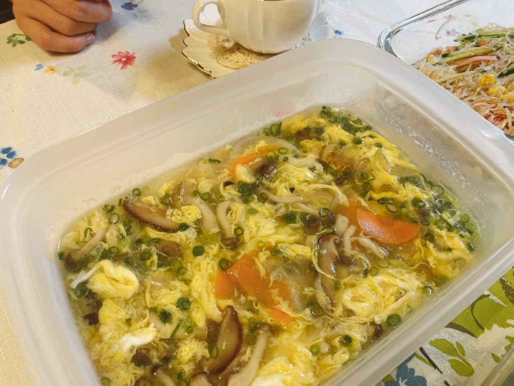 料理教室マンツーマン野菜と卵のスープ