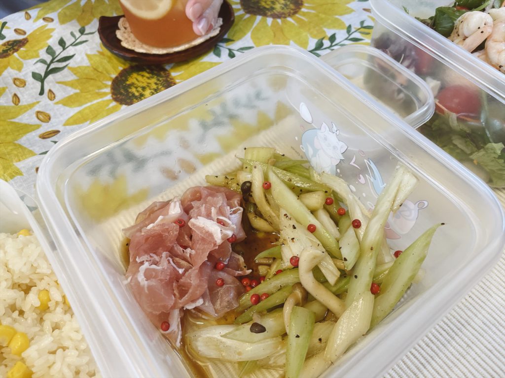 料理教室マンツーマンセロリマリネ