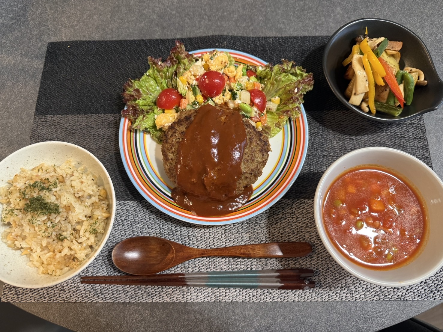 料理教室マンツーマンデミハンバーグセット盛り付け