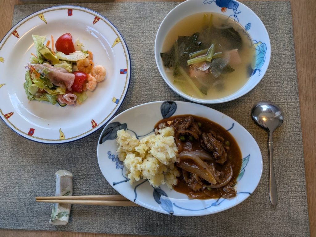 料理教室マンツーマンハッシュドビーフセット盛り付け